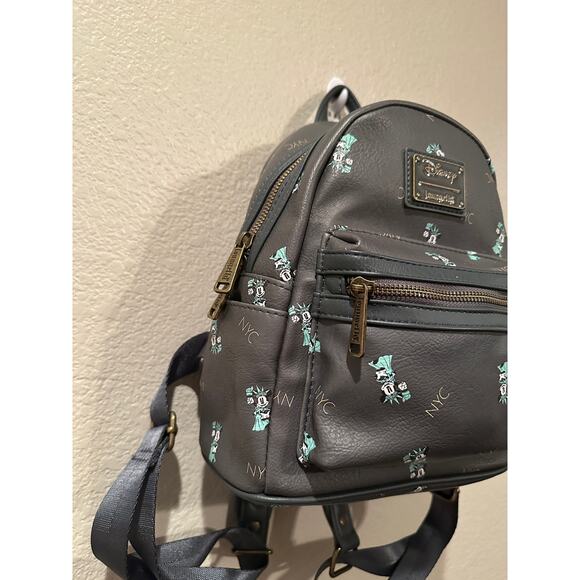 NWOT Loungefly Disney NYC Minnie Mouse Statue of Liberty Mini Backpack. - Picture 5 of 7